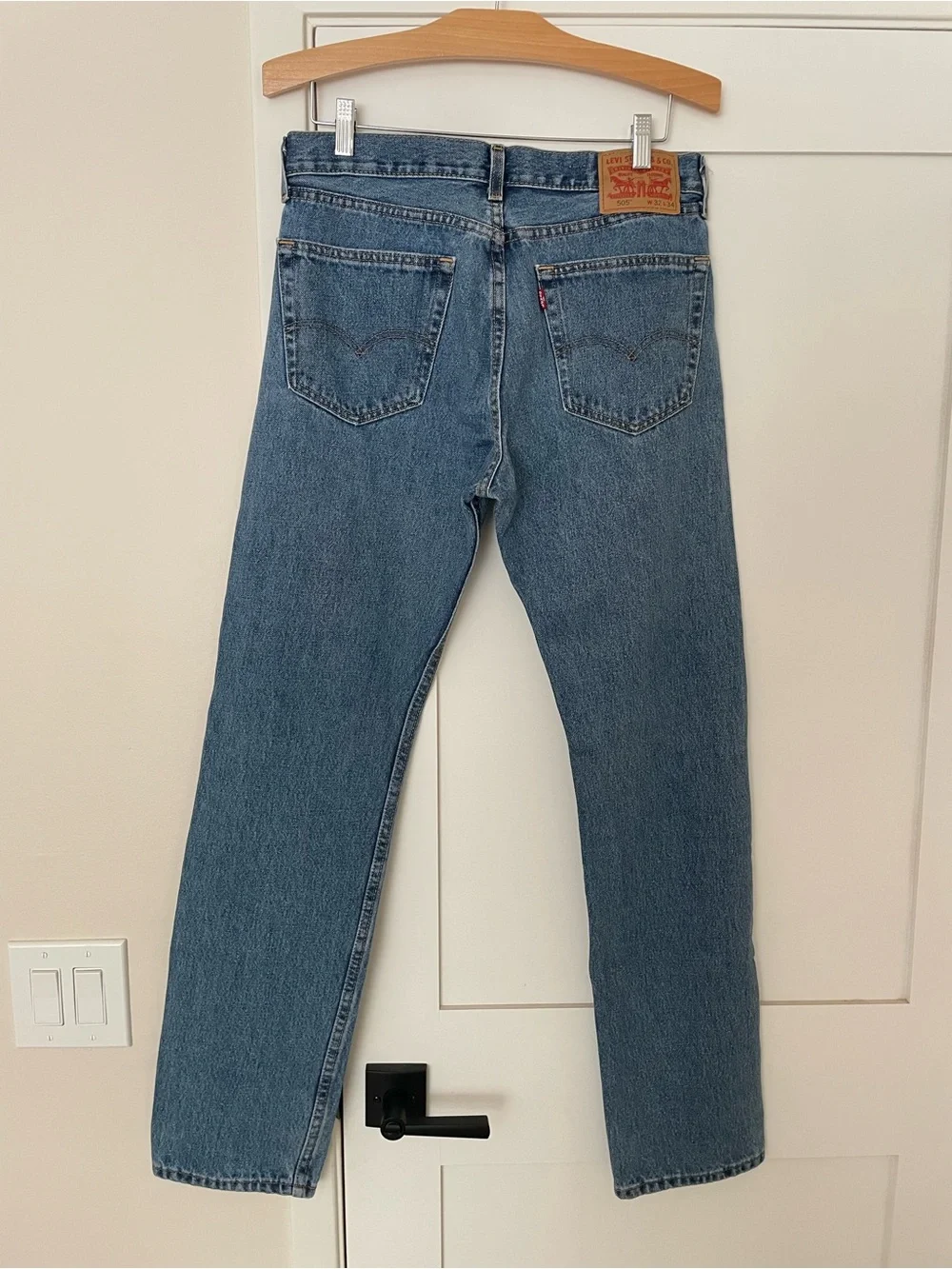 Vintage Levi's 505 Men's Classic Straight Blue Denim Jeans